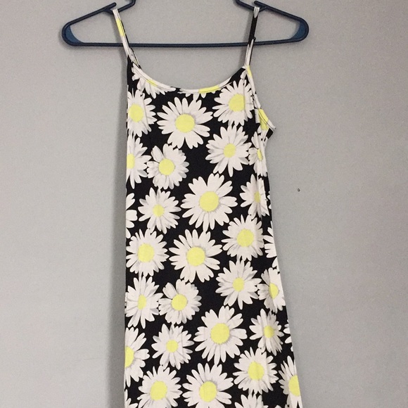 Forever 21 Dresses & Skirts - Daisy Maxi Dress